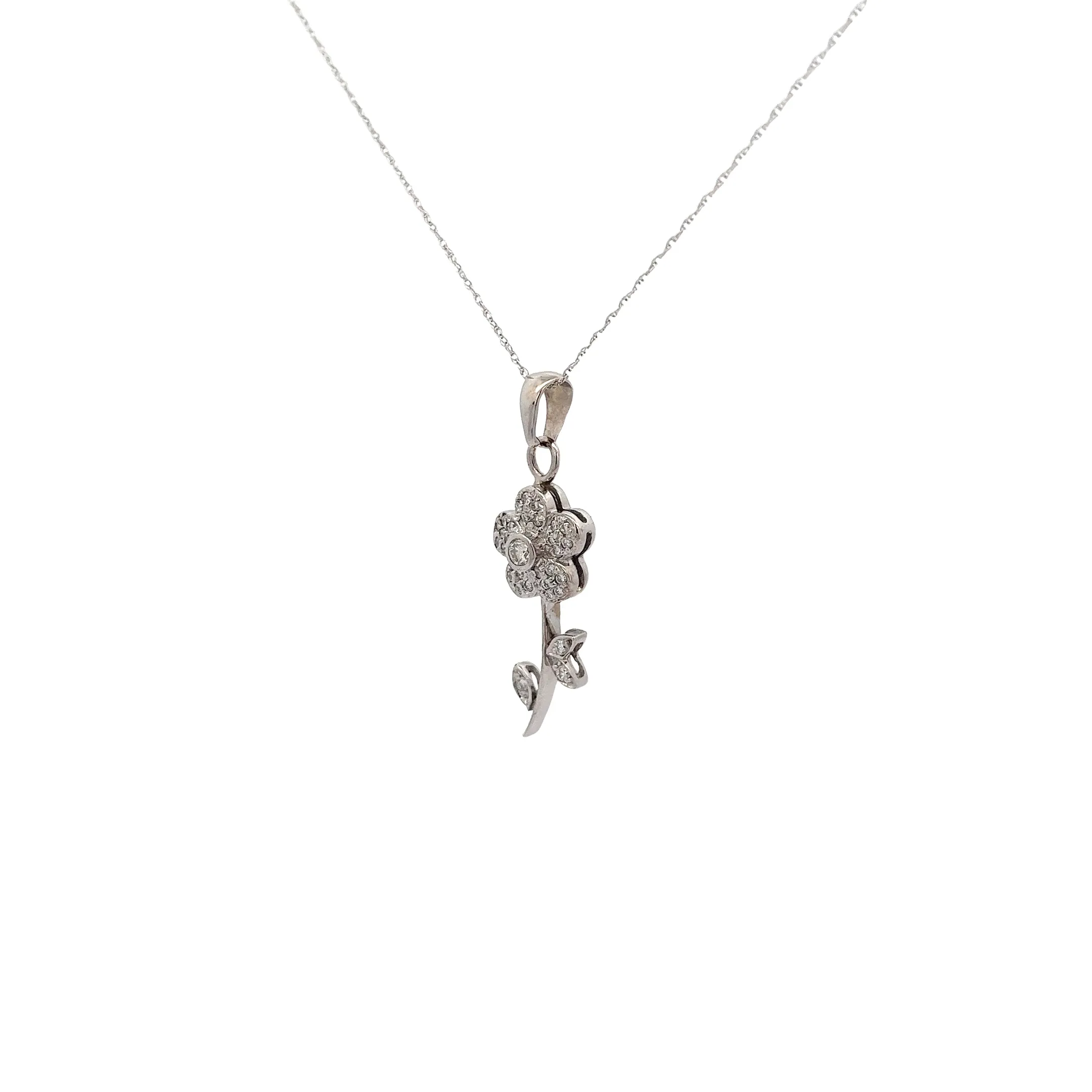 14k White Gold .35ct G SI1 Round Diamond Flower Necklace