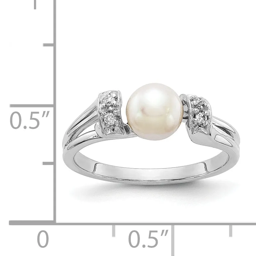 14k White Gold Pearl Diamond Ring