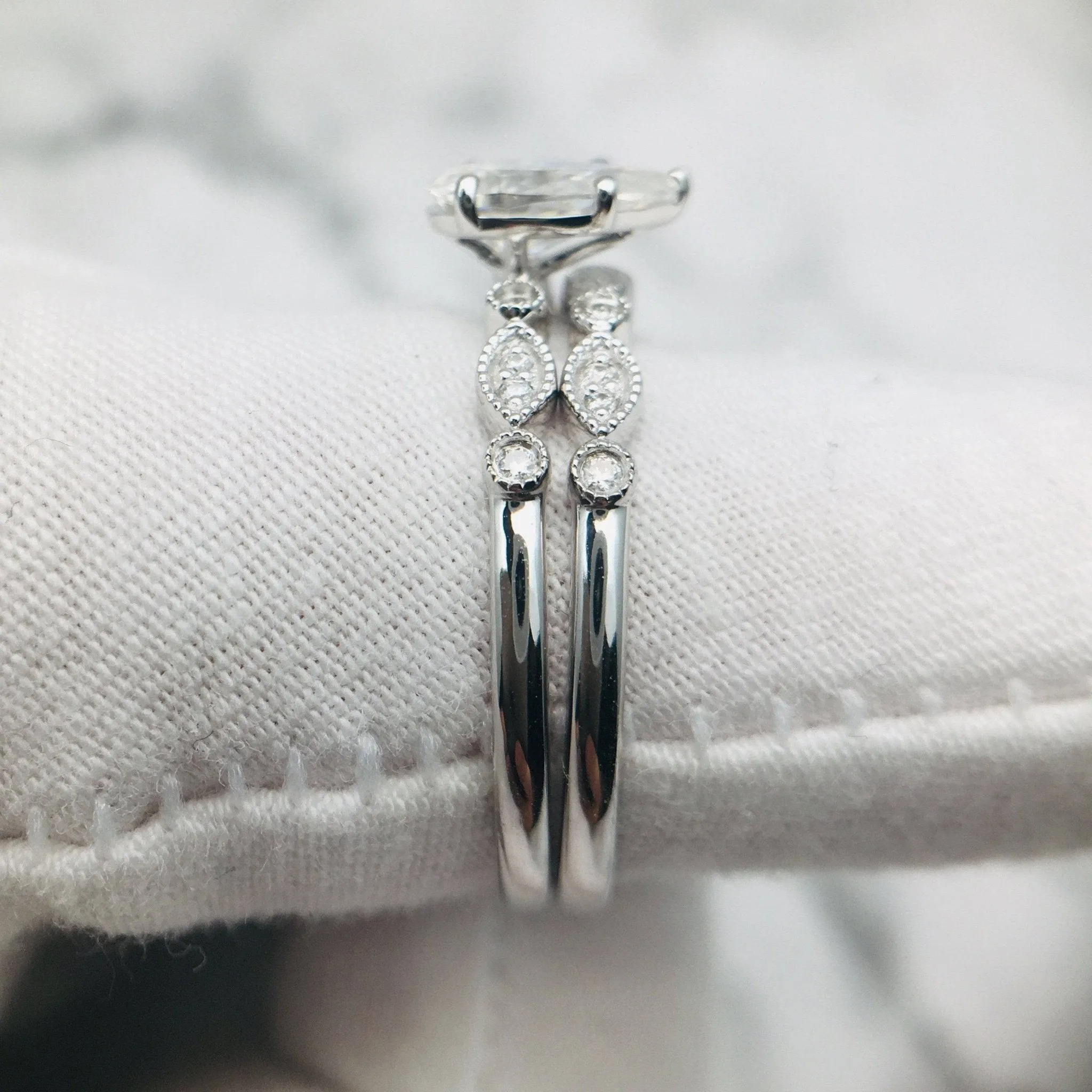 18k Pear Cut Diamond Vintage Design Engagement Ring