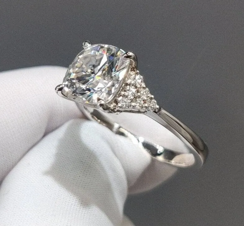 18K White Gold 3ct Cushion Cut Diamond Arrow Engagement