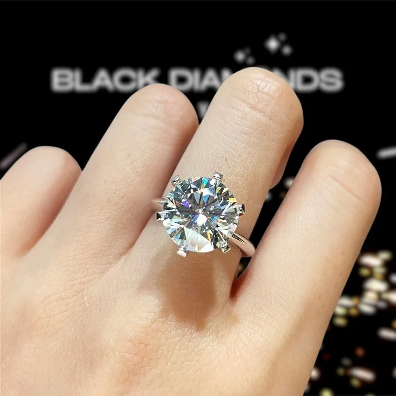 18K White Gold 5.0ct Round-Cut Sparkling Diamond Engagement Ring