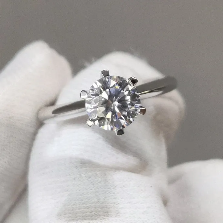 18K White Gold Round Brilliant Cut 1ct Diamond Engagement Ring