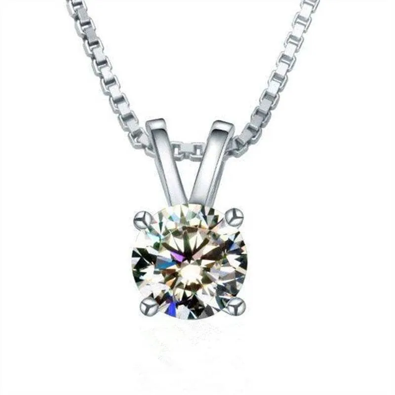 18k White Gold Round Diamond Necklace