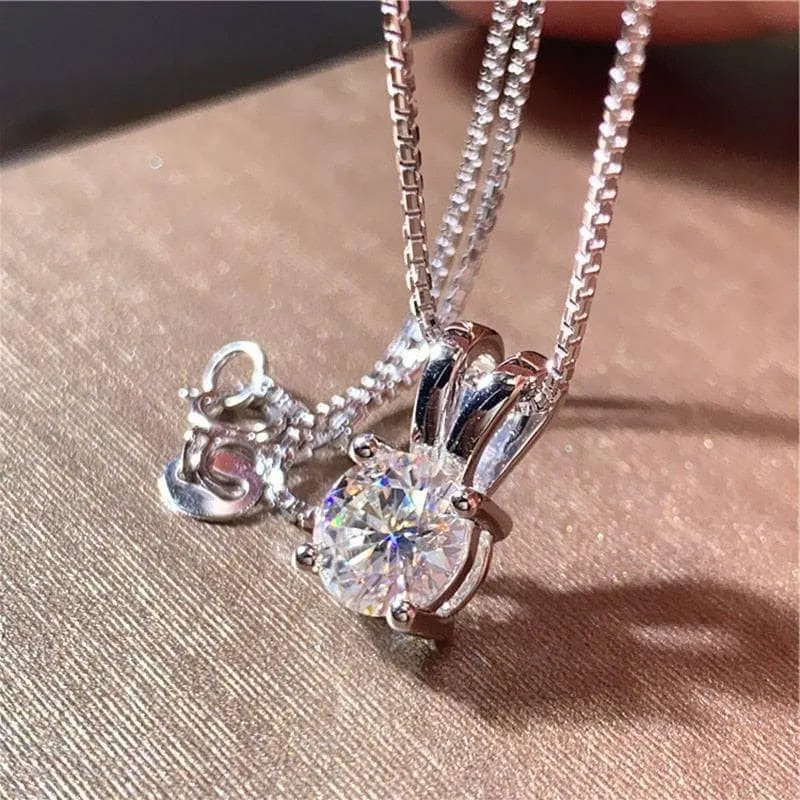 18k White Gold Round Diamond Necklace
