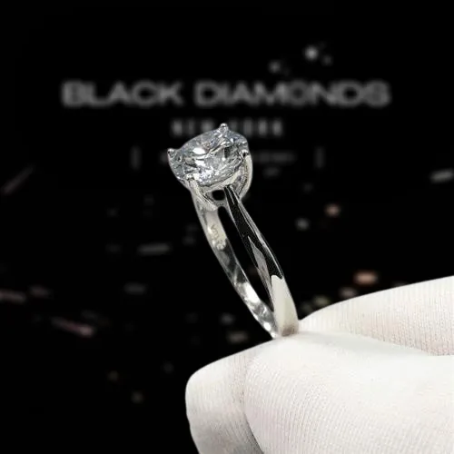 2.0 Ct Round Cut Diamond 4 Claws Engagement Ring