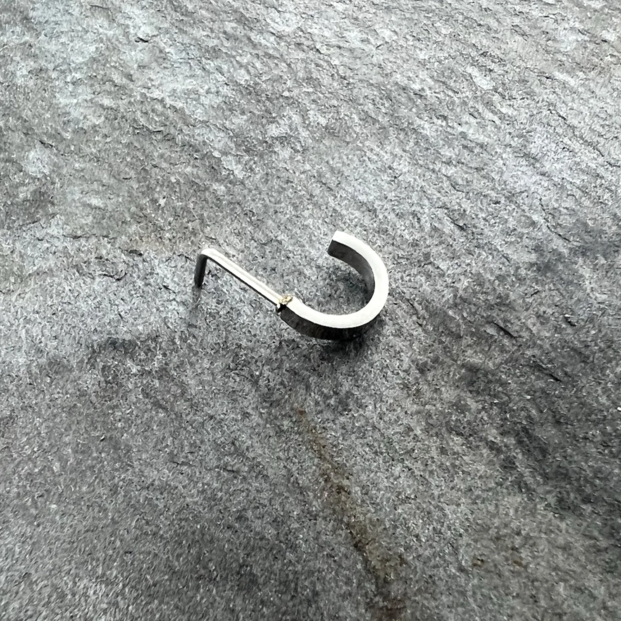 20 Gauge 1/4 Simply Smooth Faux Hoop L Shape Nose Ring