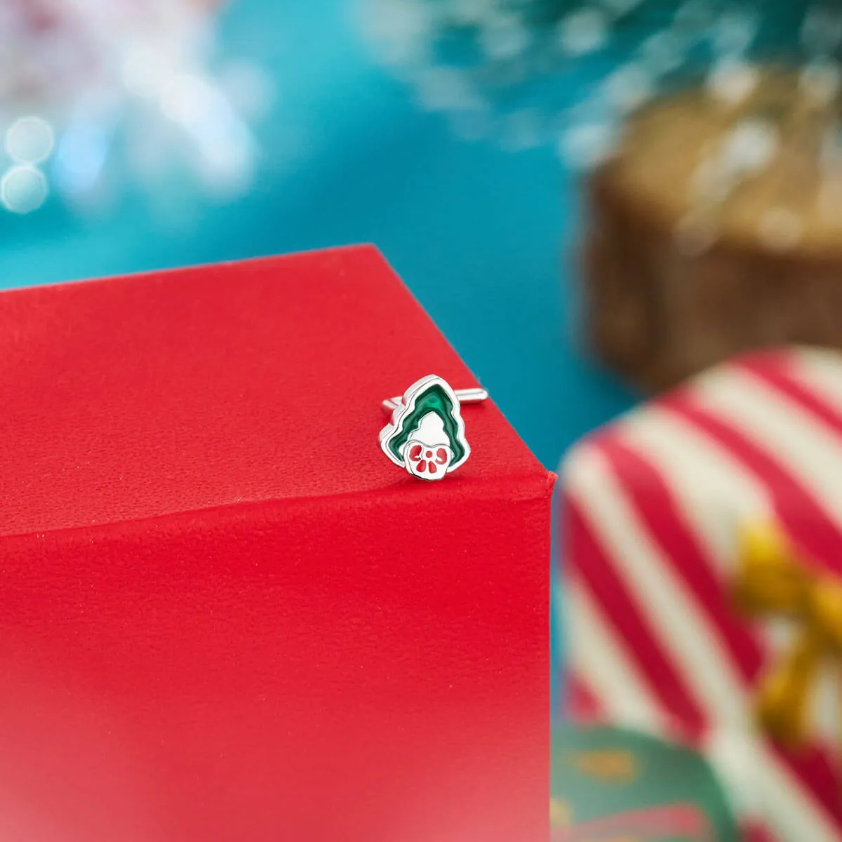 20G 3PCS L-Shaped Christmas Santa/Tree/Santa Hat Nose Studs Pack