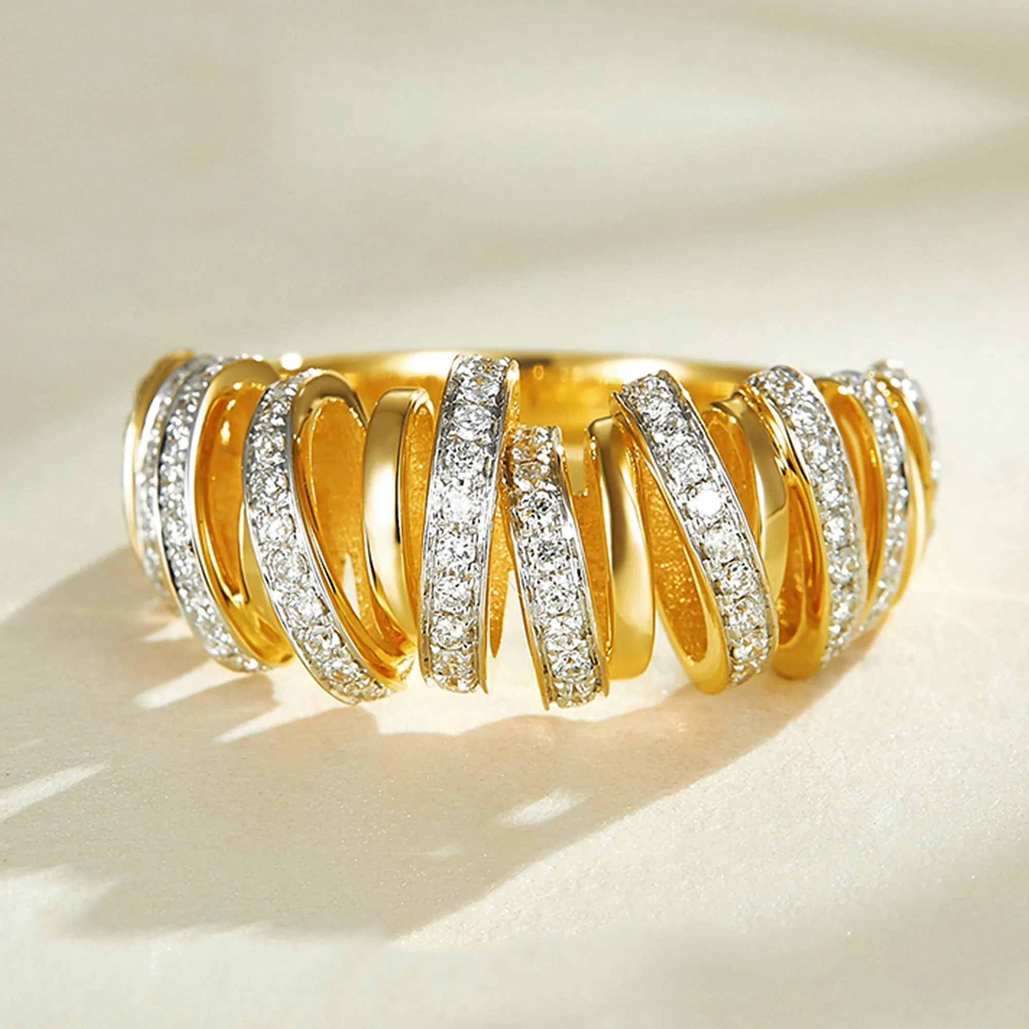 Diamond Winding Ribbon Ring