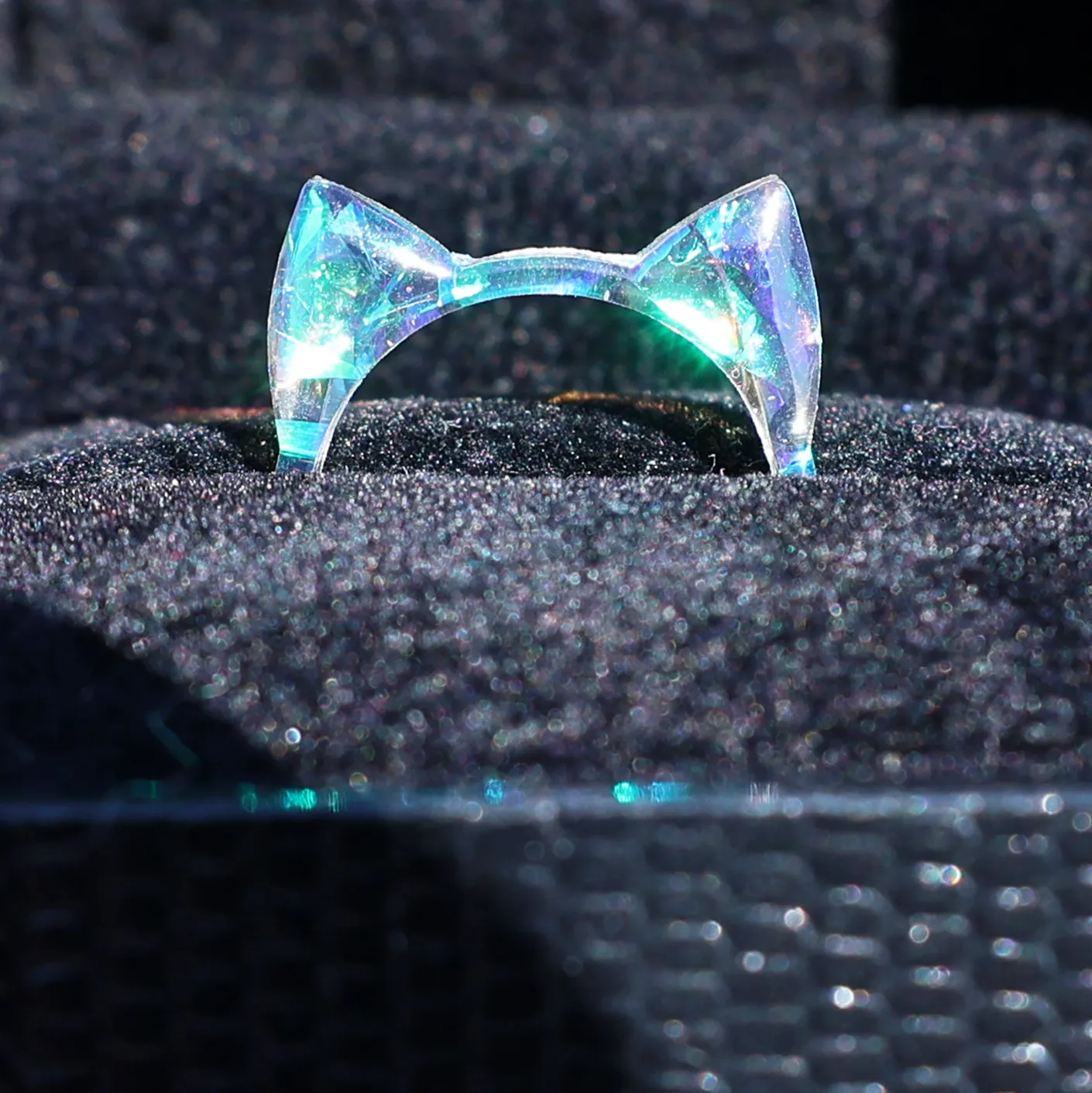 IRIDESCENT ANIMAL EAR RINGS