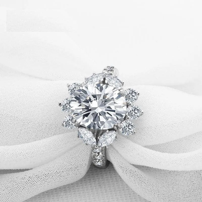 Luxury Flower Oval-Cut Diamond Engagement Halo Ring