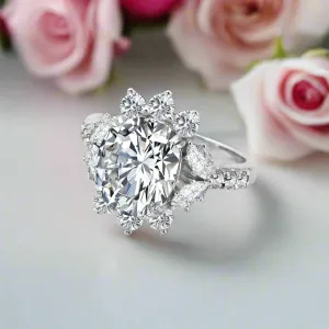 Luxury Flower Oval-Cut Diamond Engagement Halo Ring