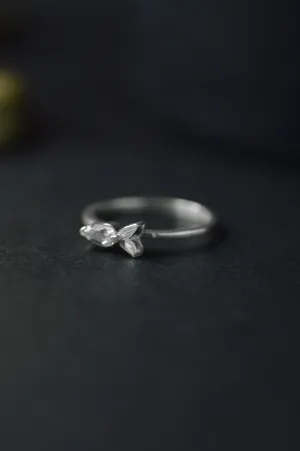 Malu White Sapphire Silver Ring
