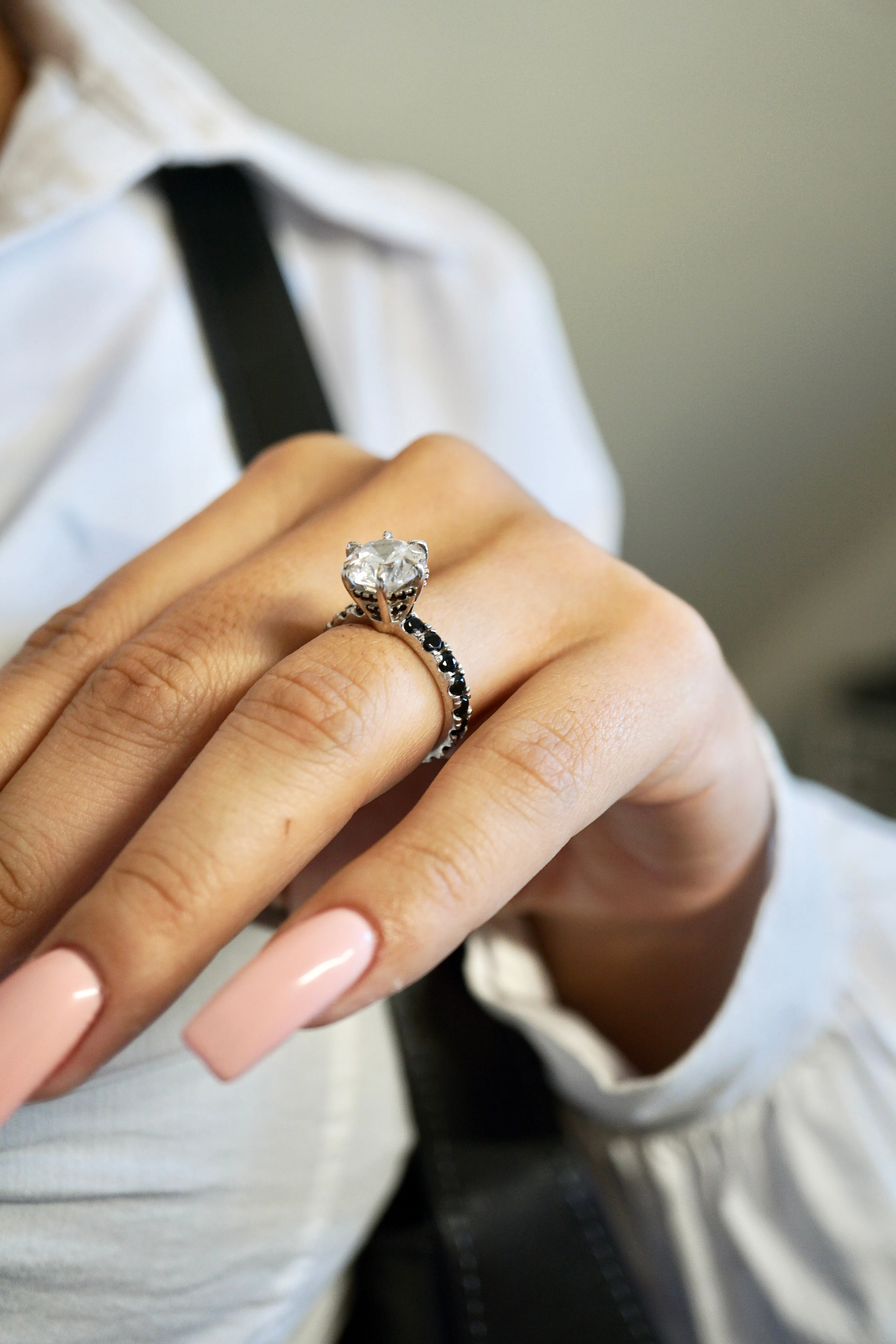 PAIGE WHITE   BLACK RING
