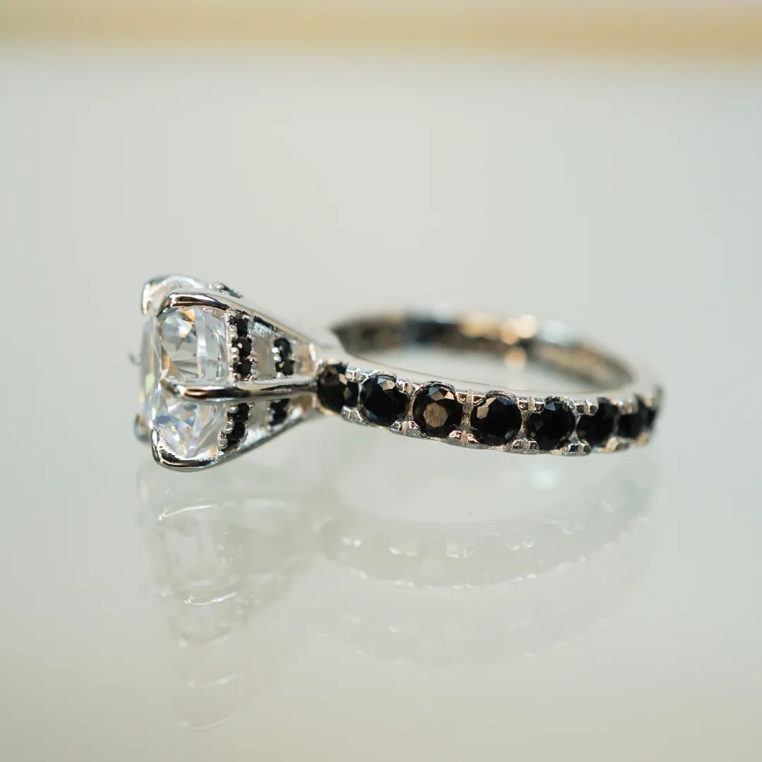 PAIGE WHITE   BLACK RING