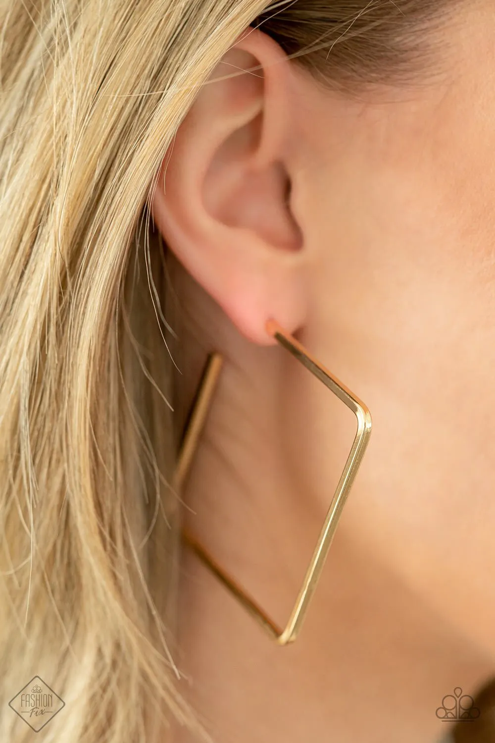Paparazzi Material Girl Magic Earrings Gold
