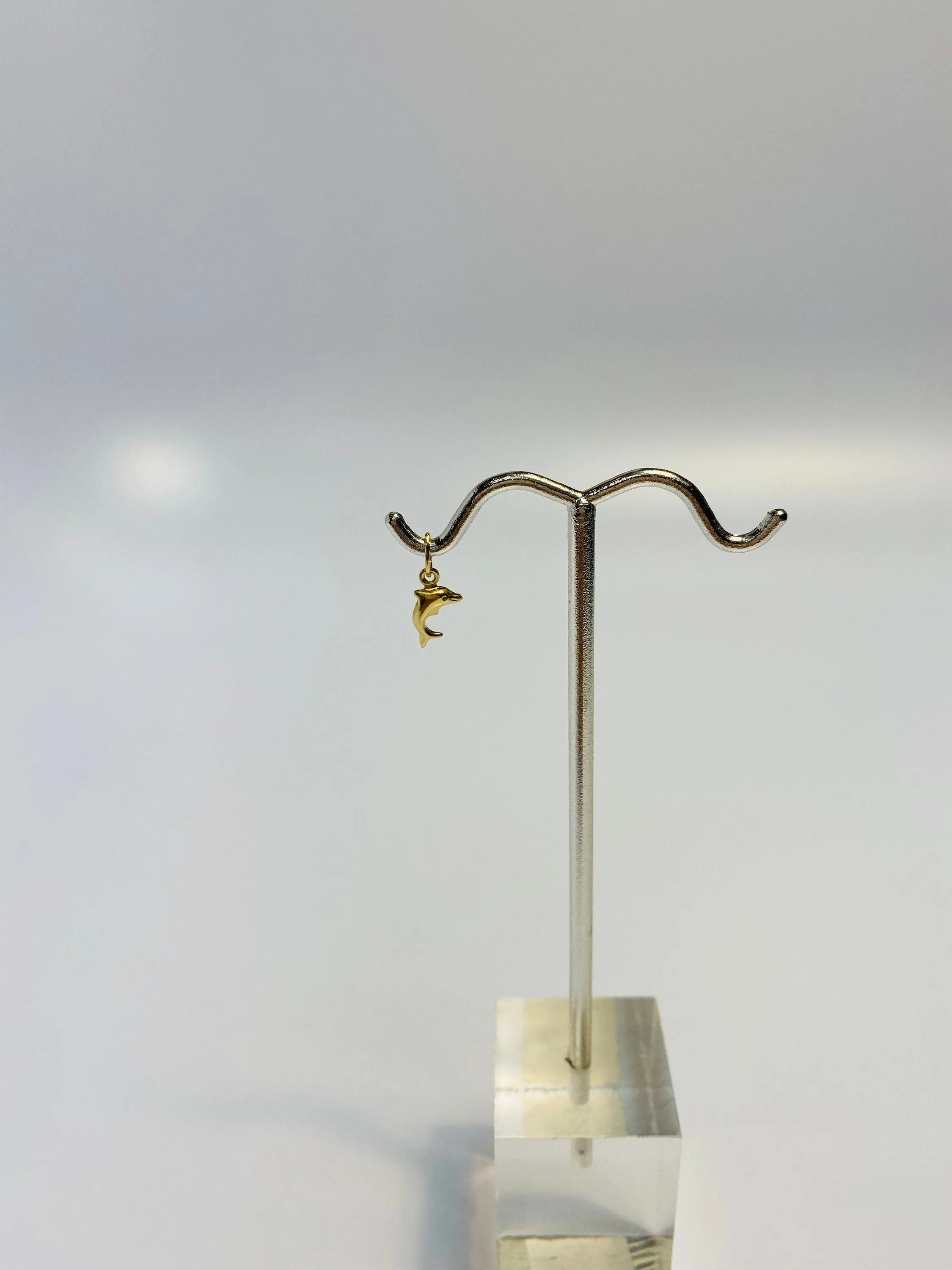 Pretty 5mm X 10mm dolphin findings/charm sku #2196-C