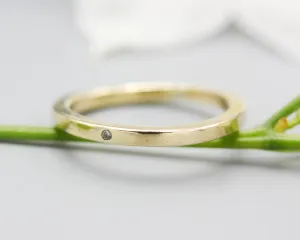 Simple wedding band 1.8 mm rectangle 18k gold ring with 1 mm diamond