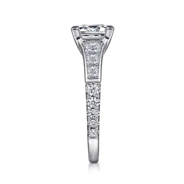 Straight Princess Cut Diamond Engagement Ring Mounting