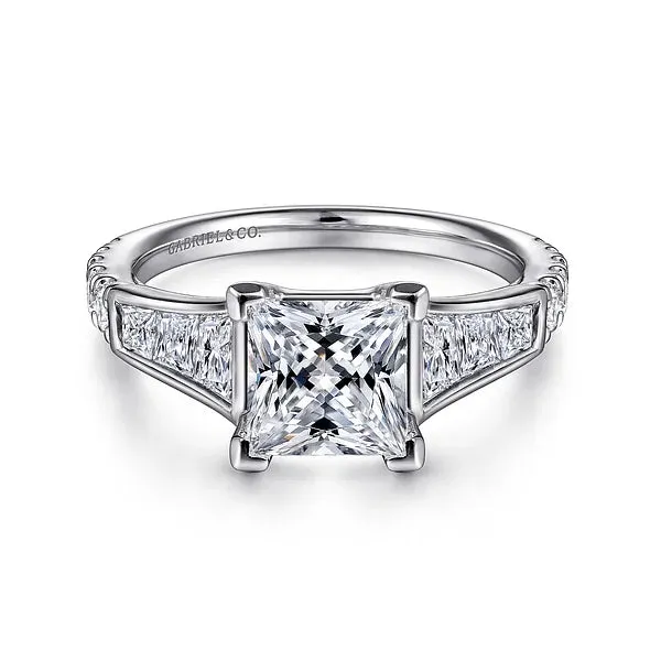 Straight Princess Cut Diamond Engagement Ring Mounting