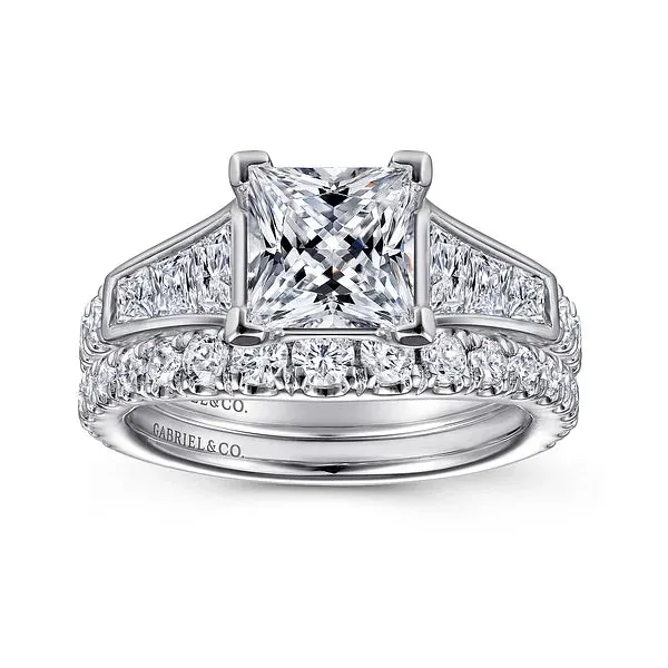 Straight Princess Cut Diamond Engagement Ring Mounting