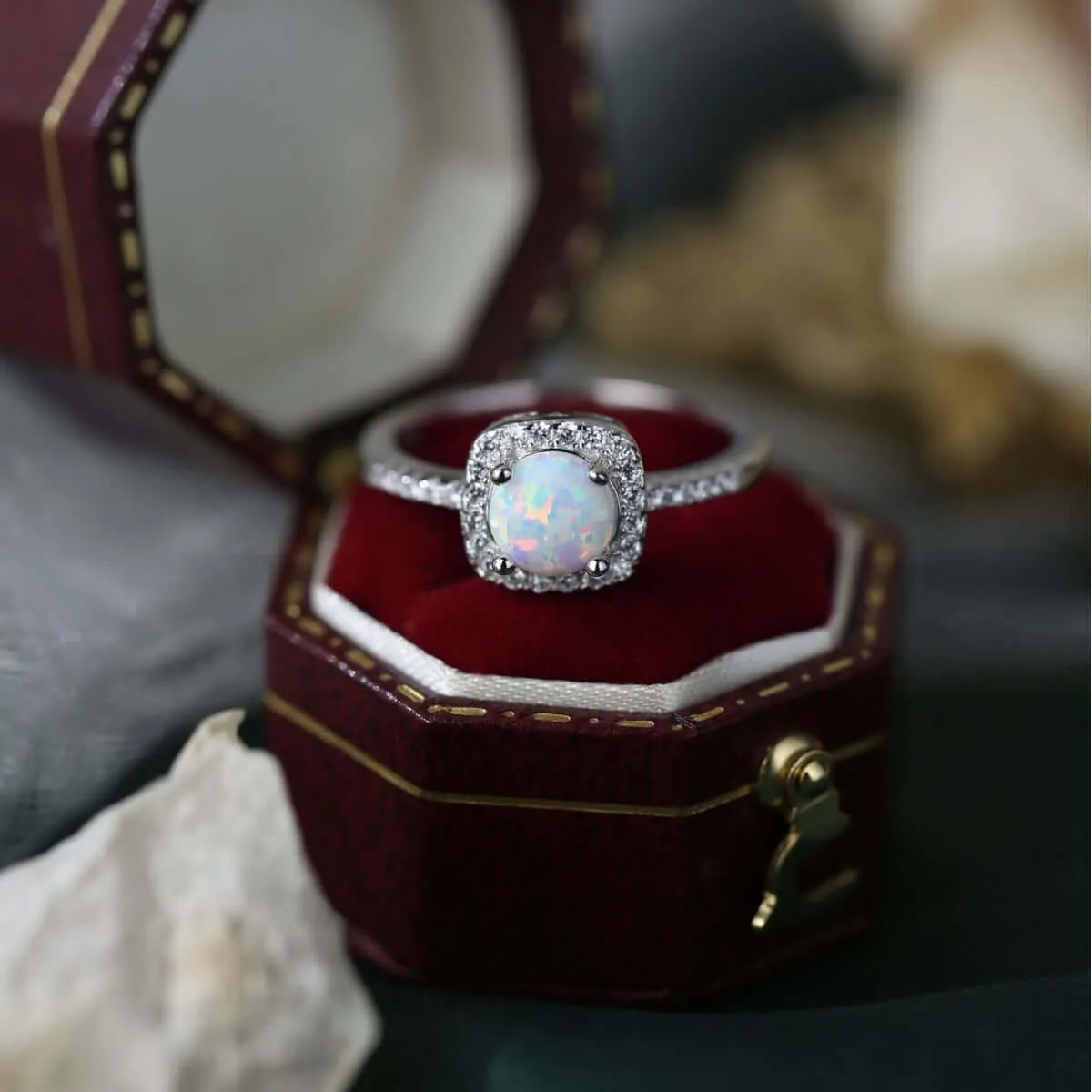 Temperament Zircon Light Luxury Square Opal Ring