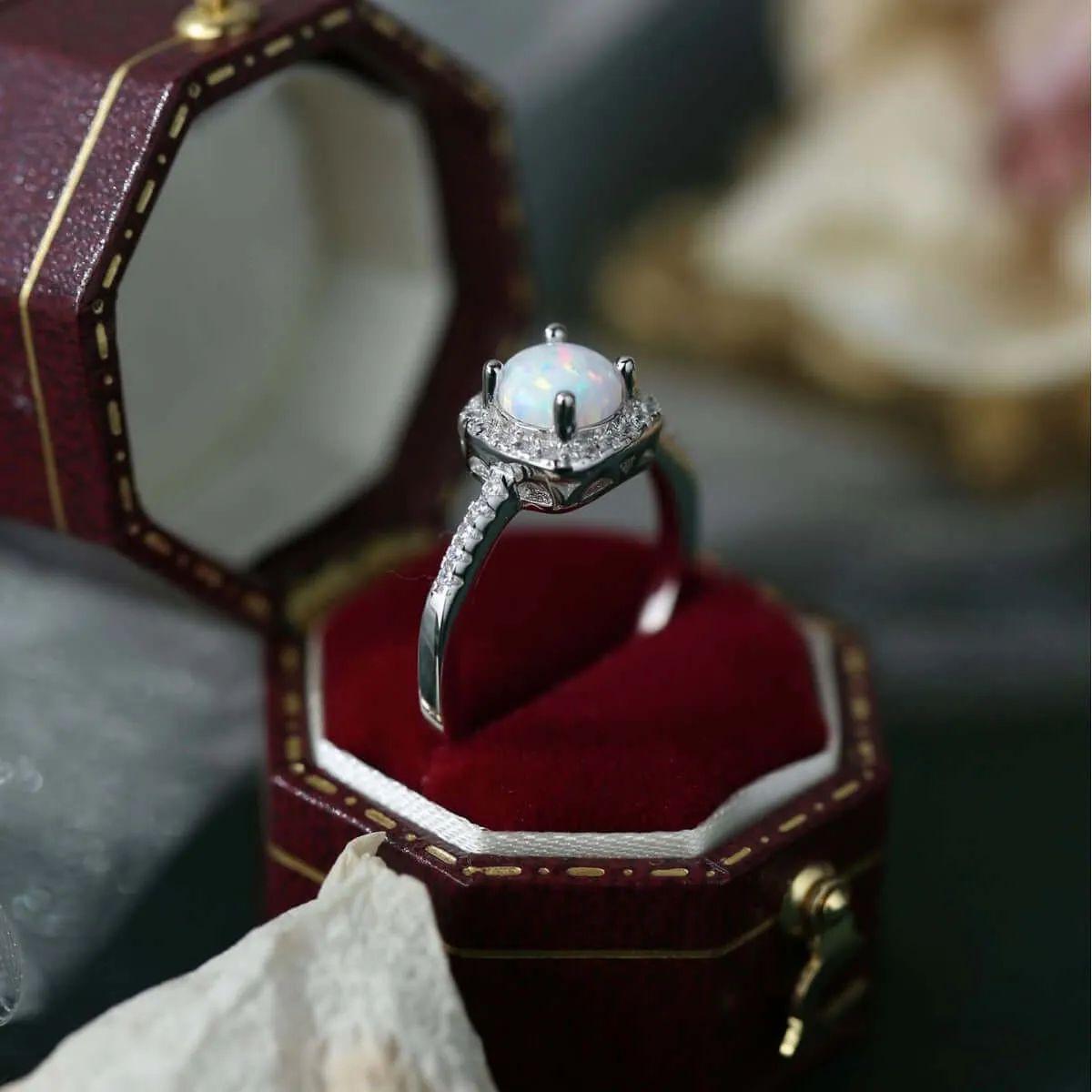 Temperament Zircon Light Luxury Square Opal Ring