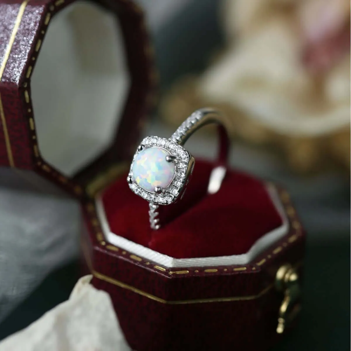 Temperament Zircon Light Luxury Square Opal Ring